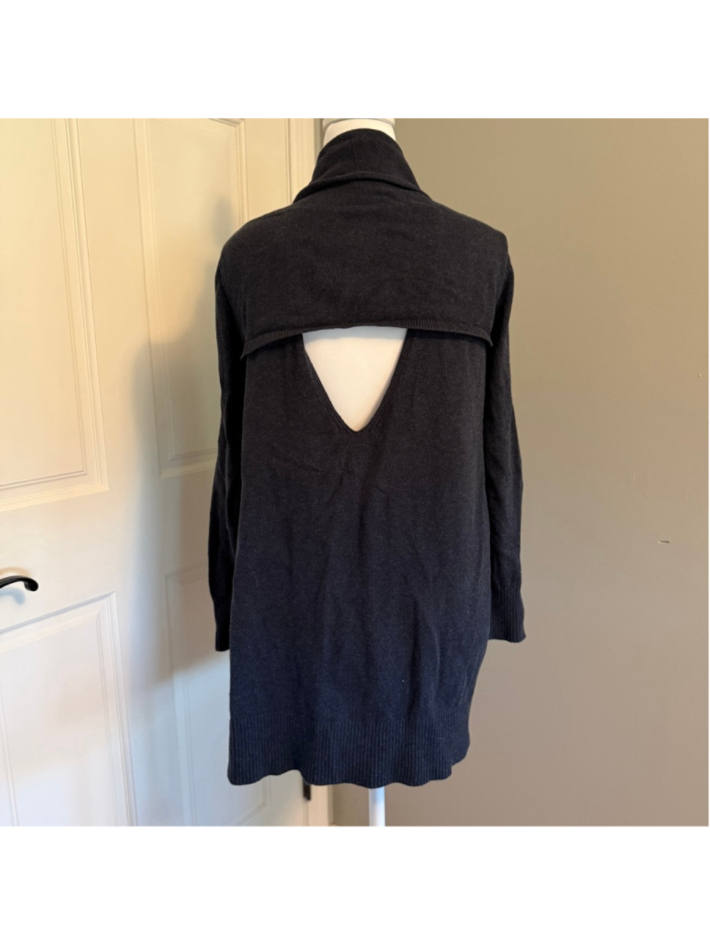 Women's CAbi Victoria Sweater Cardigan Navy Shawl Collar Open Back #3360 Size M - Picture 5 of 9